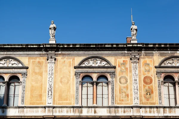 Palace Facade on Piazza dei Signoria in Verona, Veneto, Itália — Fotografia de Stock