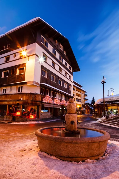 Beautiful Fountain in Megeve At Morning, French Alps — Stock Photo, Image