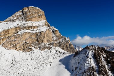 colfosco, alta badia, dolomites al ve Kayak tatil üzerinde inişli