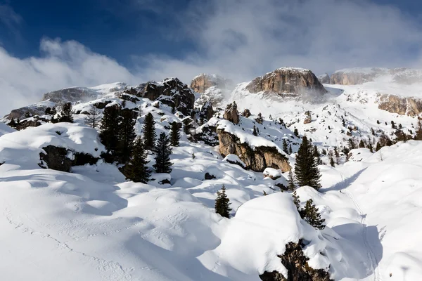 Montañas Rocosas en la estación de esquí de Arabba, Alpes Dolomitas , —  Fotos de Stock