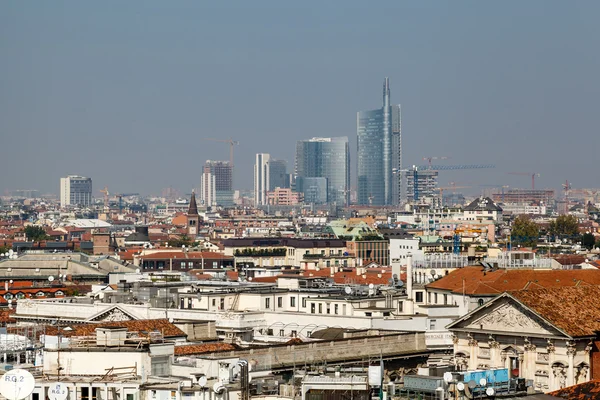 Vista aérea de Milán desde el Techo de la Catedral, Italia — Foto de Stock