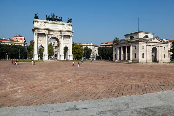 Boog van vrede in sempione park, Milaan, Lombardije, Italië — Stockfoto