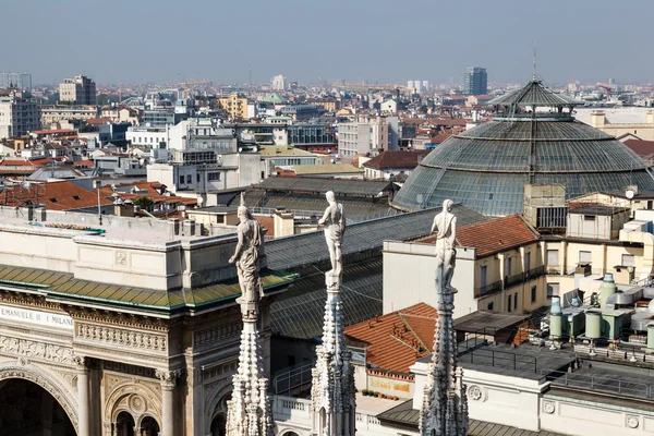Vista aérea de Milán desde el Techo de la Catedral, Italia —  Fotos de Stock