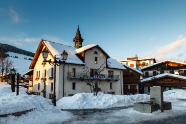 megeve Fransa Fransız Alpleri'nde köy akşamı