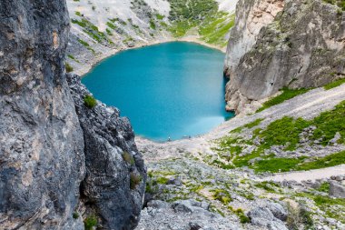 Imotski Mavi Göl kireçtaşı krater yakınındaki split, Hırvatistan