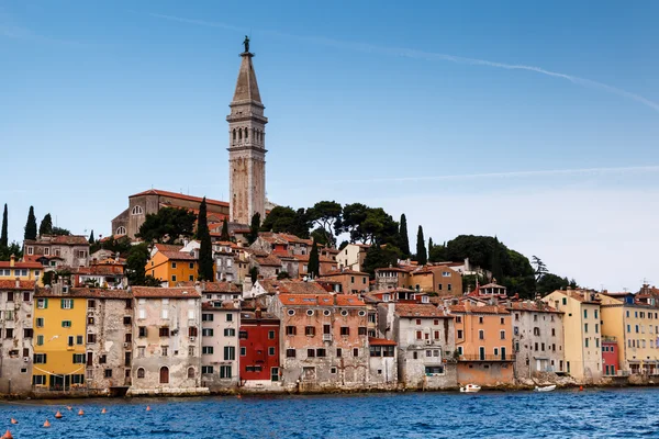 Ciudad medieval de Rovinj y Catedral de Santa Eufemia, Istria, Cr — Foto de Stock