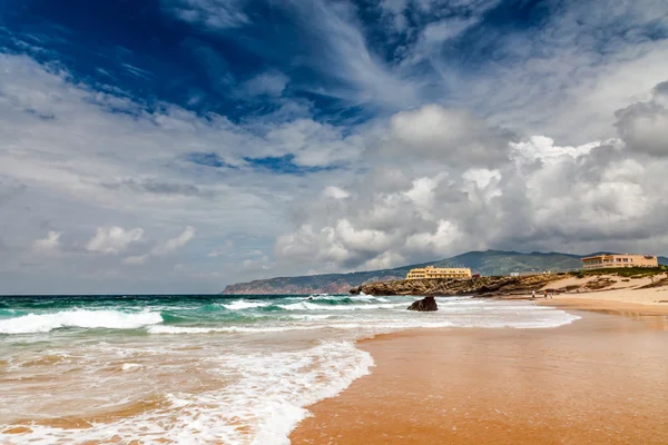 Praia famosa do Guincho em Cascais, perto de Lisboa, Portugal — Fotografia de Stock