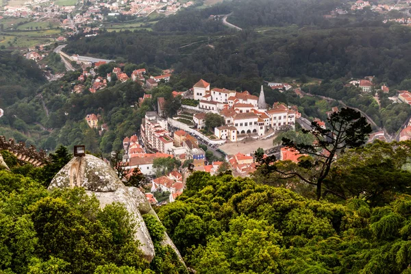 Flygfoto på sintra medborgareslotten från murish castle nära li — Stockfoto