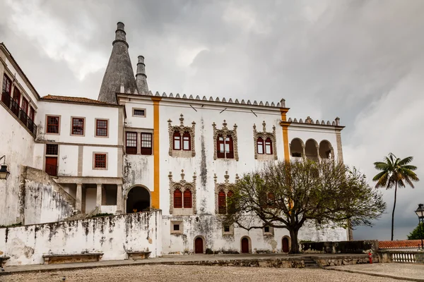 Het nationale Paleis van sintra (palacio nacional de sintra), of stad — Stockfoto