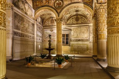 Zengin iç Palazzo Vecchio (eski saray) büyük bir Romanesq
