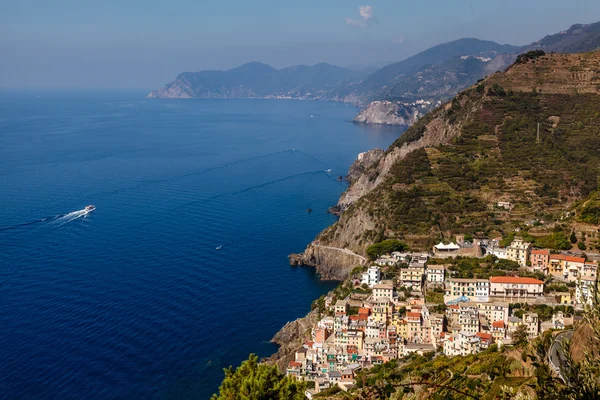 Beautiful View on Village of Riomaggiore and Cinque Terre, Italy — Stock Photo, Image