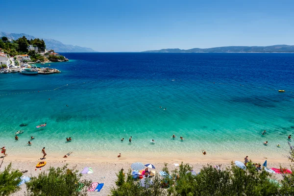 Güzel Adriyatik sahil ve lagün yanında sp turkuaz su ile — Stok fotoğraf