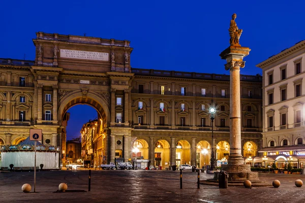A Coluna da Abundância na Piazza della Repubblica no Mo Imagens Royalty-Free
