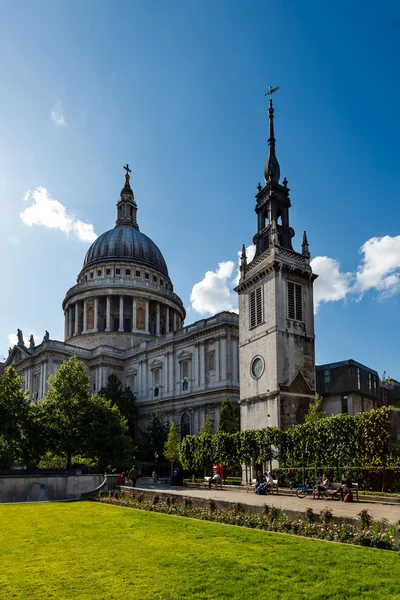 Aziz paul Katedrali Londra'da güneşli, Amerika Birleşik Devletleri — Stok fotoğraf