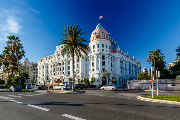 Lyx hotell negresco på Svenska strandpromenaden i nice, franska rivie Stockbild