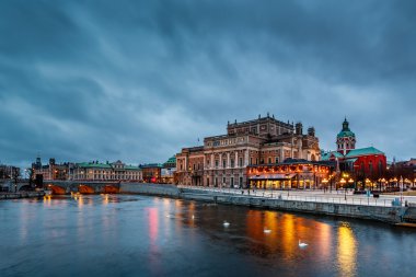 Işıklı stockholm Kraliyet Operası akşam, İsveç