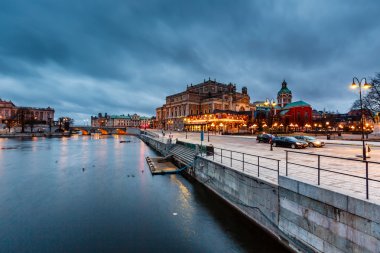 Işıklı stockholm Kraliyet Operası akşam, İsveç