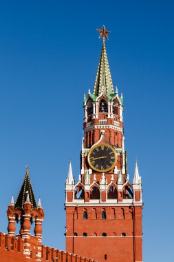 spasskaya toren van kremlin op het Rode plein in Moskou, Rusland