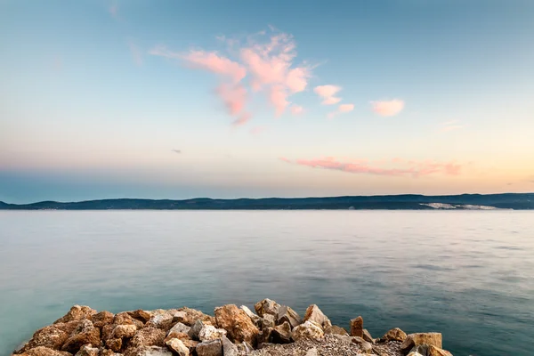 Mer Adriatique et île de Brac au coucher du soleil, Dalmatie, Croatie — Photo