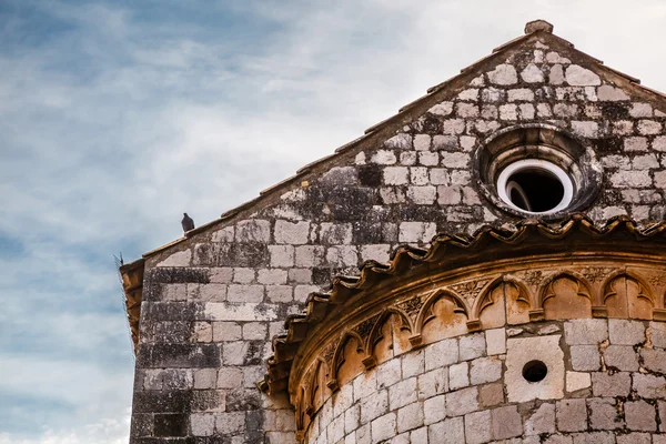Oude kerk detail in dubrovnik, Dalmatië, Kroatië — Stockfoto