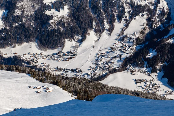 Luchtfoto op ski resort megeve in Franse Alpen, Frankrijk — Stockfoto