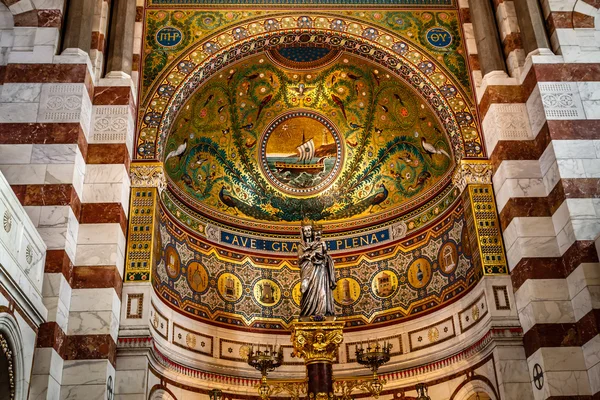 Golden Interior of Notre-Dame de la Garde Cathedral in Marseille — Stock Photo, Image