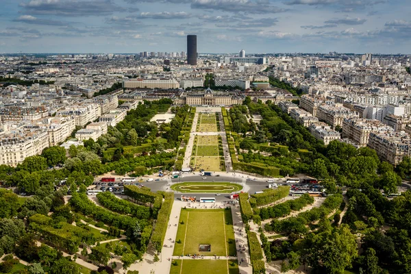 Widok z lotu ptaka na champ de mars z wieży eiffel, Paryż, Frank — Zdjęcie stockowe