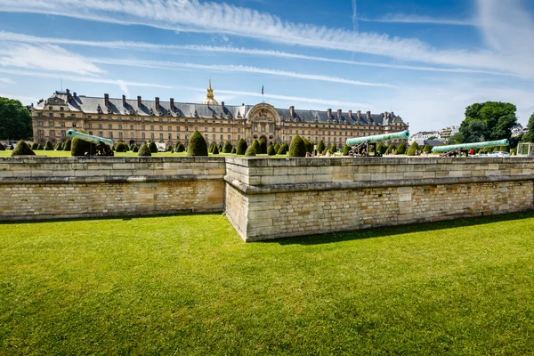 레 Invalides 전쟁 역사 박물관 파리, 프랑스 — 스톡 사진