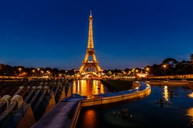 Eiffel Tower and Trocadero Fountains in the Evening, Paris, Fran clipart