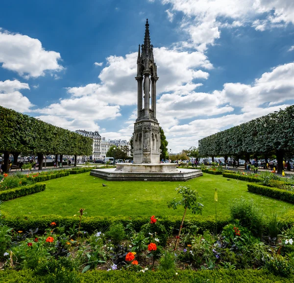 Jardín de Notre Dame de Paris en la isla de Cite, París, Francia —  Fotos de Stock