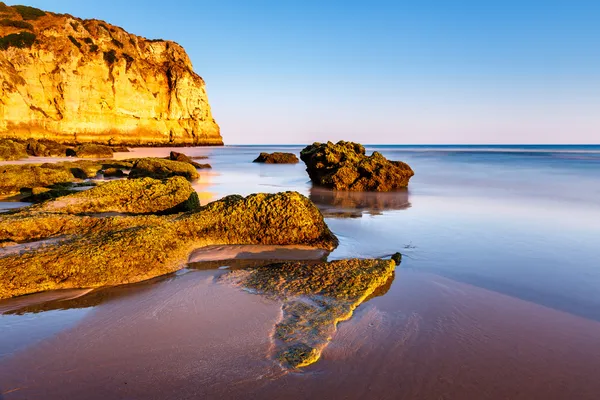Playa de Porto de Mos en Lagos, Algarve, Portugal — Foto de Stock