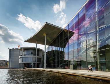 Alman Chancellery (Bundeskanzleramt) Bina içinde Reichstag yakınındaki