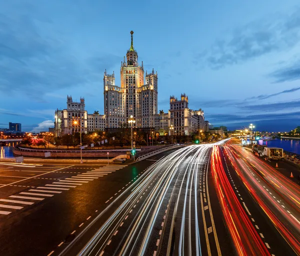 モスクワ ri の kotelnicheskaya 堤防でスターリン超高層ビル ロイヤリティフリーのストック画像