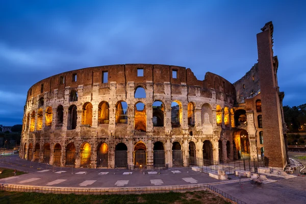 Colosseum eller Colosseum, även känd som flaviska amfiteatern i — Stockfoto