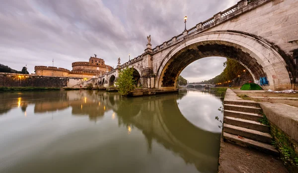 Panorama of Holy Angel Castle and Holy Angel Bridge in Rome at D — Stock Photo, Image