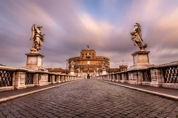 Castle of Holy Angel and Holy Angel Bridge over the Tiber River — Stock Photo, Image