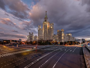 Stalin gökdelen üzerinde Moskova ri kotelnicheskaya çıkabilir
