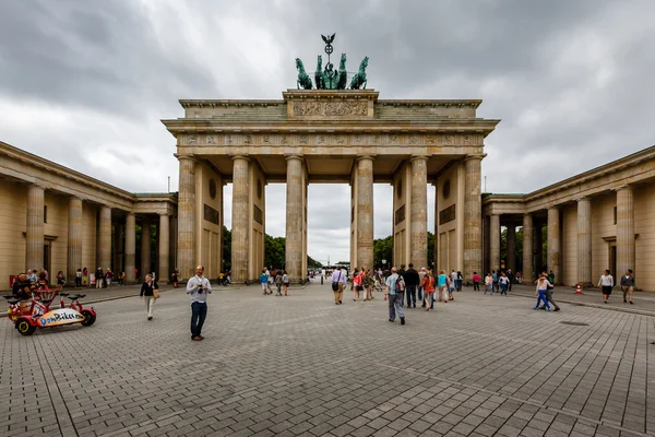 De brandenburger tor (Brandenburger Tor) in Berlijn, Duitsland — Stockfoto