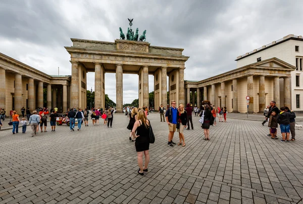 Brandenburger tor (Brama Brandenburska) w berlin, Niemcy — Zdjęcie stockowe