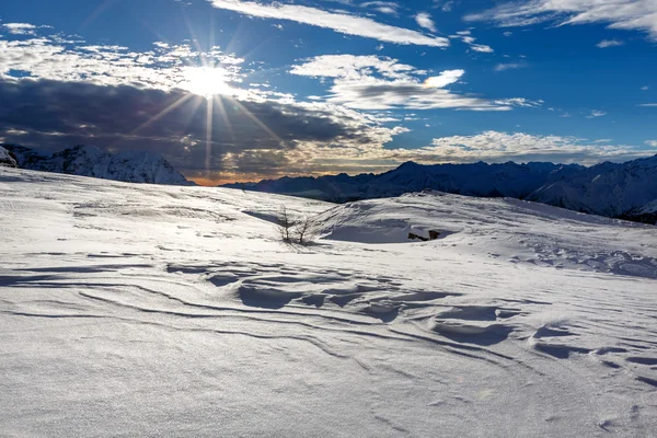 Skidbacken nära madonna di campiglio ski resort, italienska Alperna, det — Stockfoto