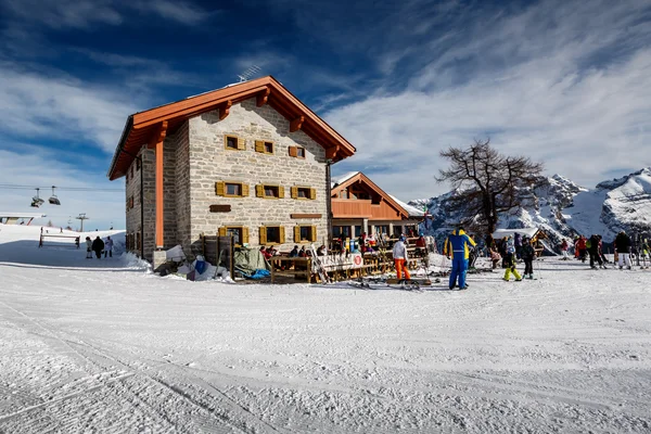 Ski Restaurant in Madonna di Campiglio Ski Resort, Italian Alps, — Stock Photo, Image