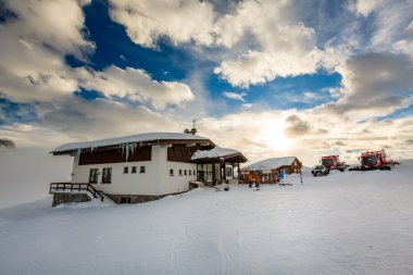 madonna di campiglio Kayak Merkezi, İtalyanca alps Kayak restoranda,
