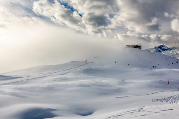 Kayak merkezinde İtalyanca alps, madonna di campiglio ski resort yakınındaki bu — Stok fotoğraf