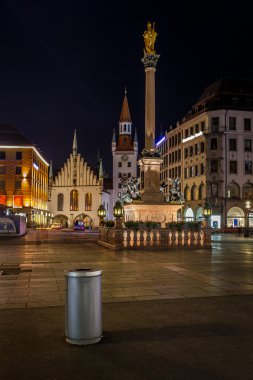 eski Belediye Binası ve marienplatz Münih'de gece, Bavyera, ORME