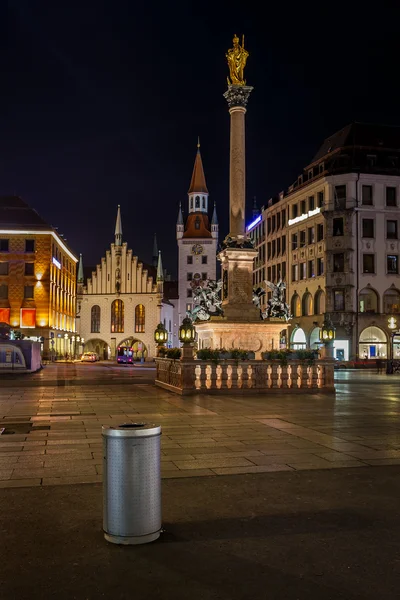 Stary Ratusz i marienplatz w Monachium, w nocy, Bawarii, germa — Zdjęcie stockowe