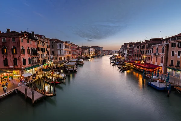 Rialto Köprüsü, Venedik, İtalya 'dan Büyük Kanal Görüntüsü — Stok fotoğraf