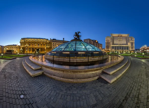 Panorama van manege plein in de avond, Moskou, Rusland — Stockfoto