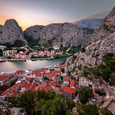 omis eski kent merkezi ve cetina river gorge, Dalmaçya, c havadan görünümü
