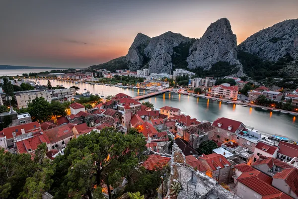 Aerial View on Omis and Cetina River Gorge in the Evening, Dalma — Stock Photo, Image