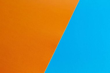 Çok renkli bir arka plan. Kağıt üzerinde üç renk. Tasarım için parlak renkli bir arka plan. Gökkuşağı kağıdı.